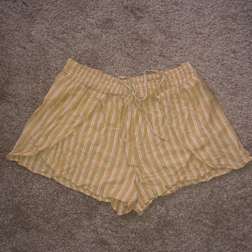 Flowy fabric American Eagle shorts